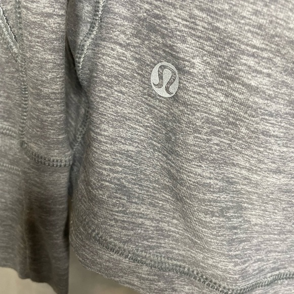 Lululemon Grey 1/2 Zip Pullover small- medium​​​​​​​​​​​​​​​​​​​​​​​​​ - Picture 4 of 5